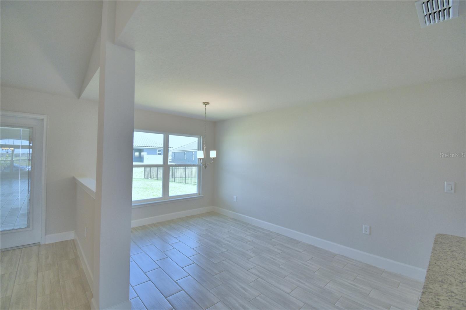 5280 Tennessee Ridge Ct Property Photo 9