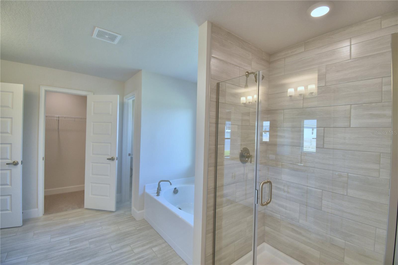 5280 Tennessee Ridge Ct Property Photo 17