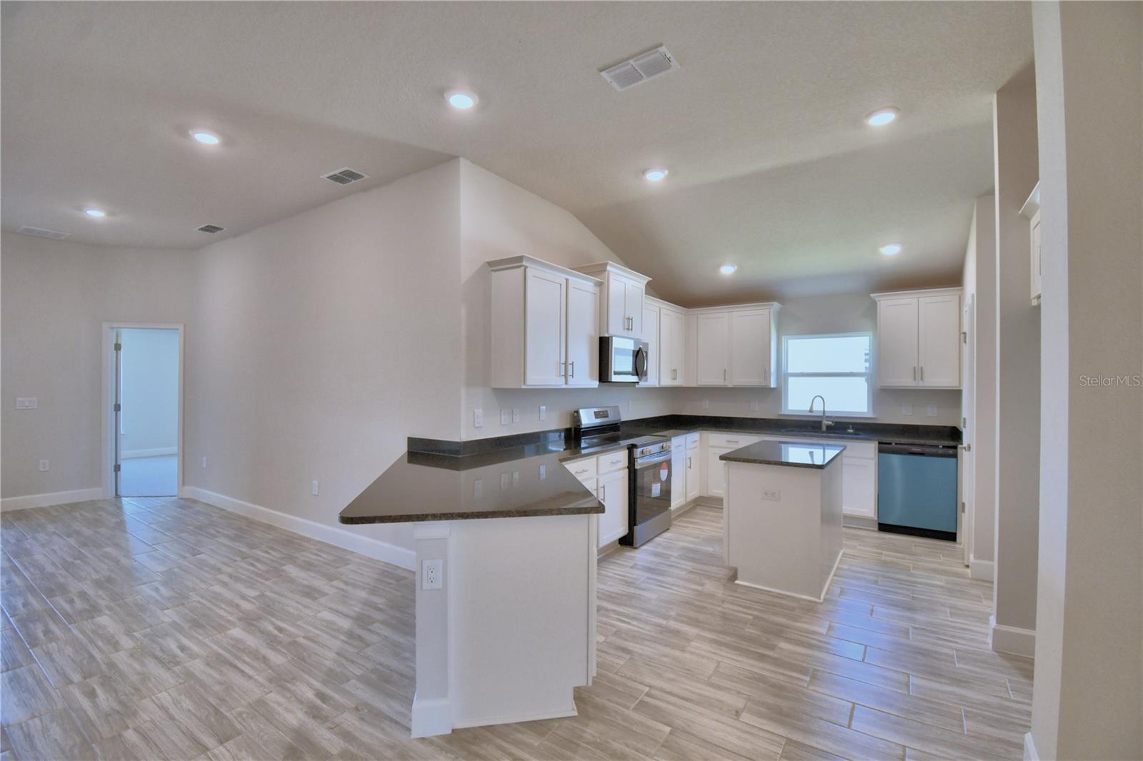 5120 Villa Crest Way Property Photo 6