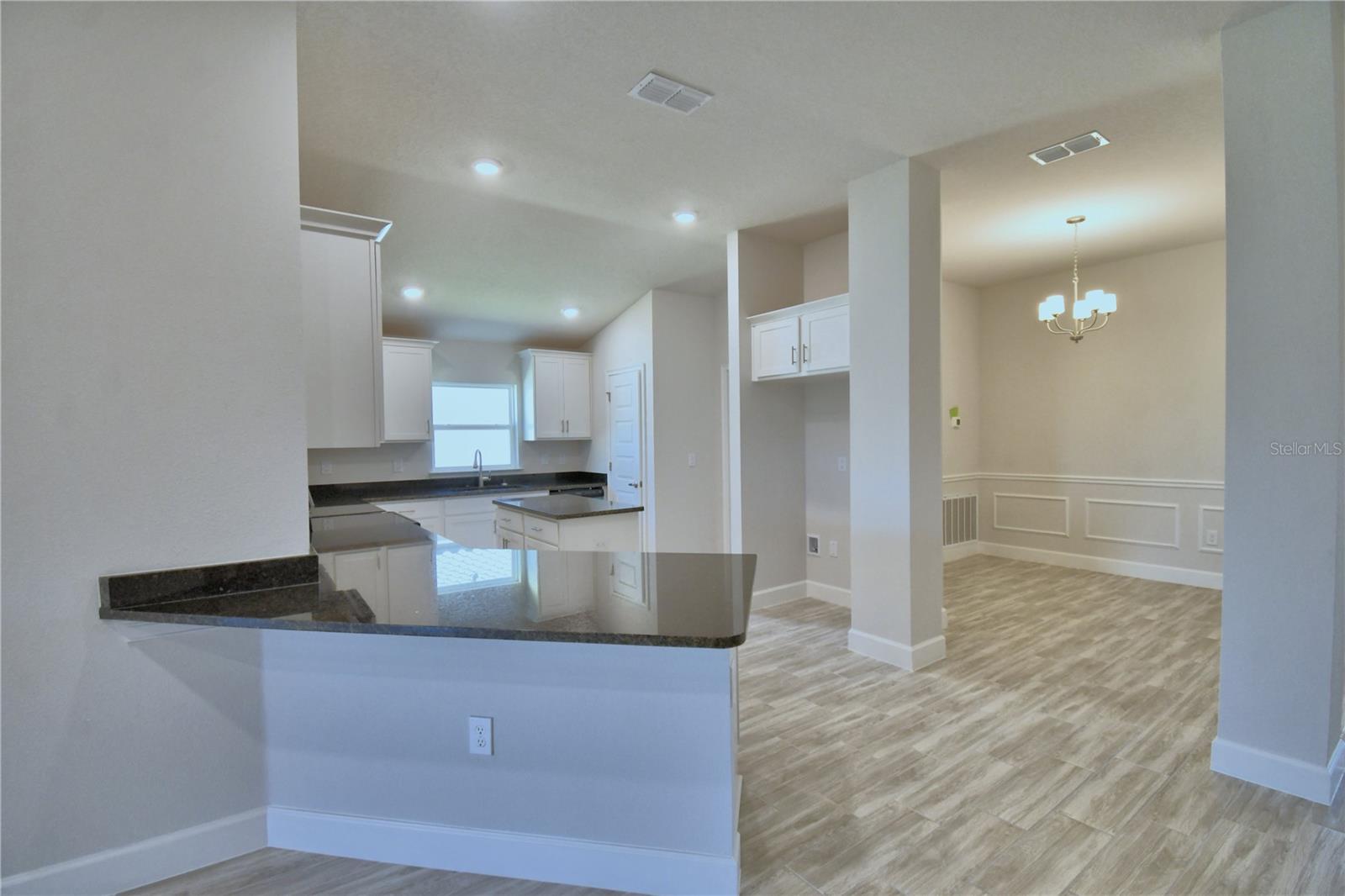 5120 Villa Crest Way Property Photo 7