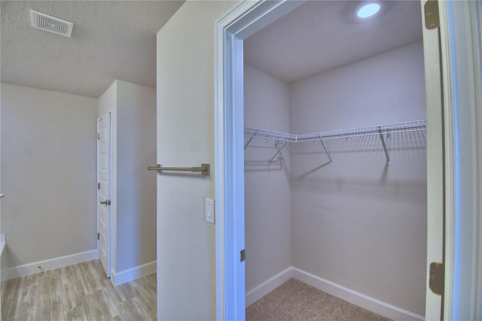 5120 Villa Crest Way Property Photo 14