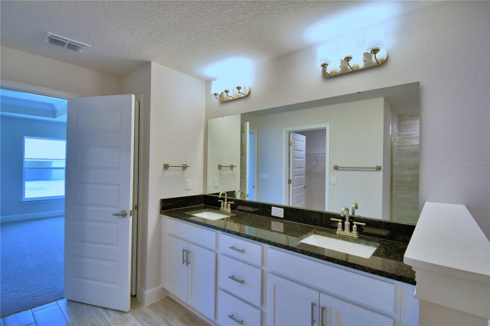 5120 Villa Crest Way Property Photo 17