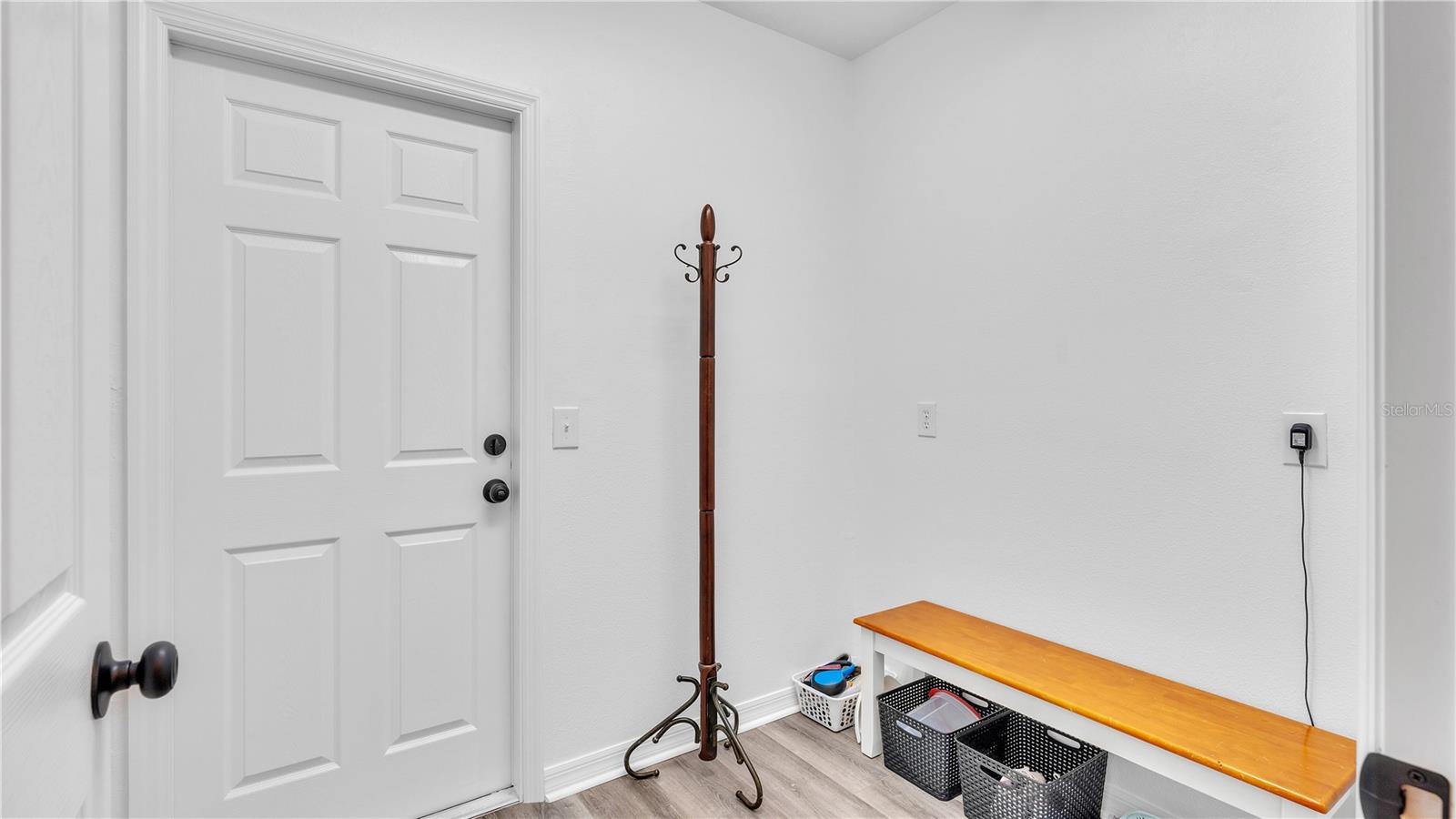 7365 Millbrook Oaks Dr Property Photo 24