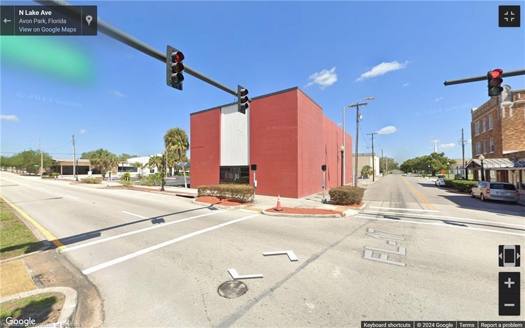2 W Main St Property Photo 1