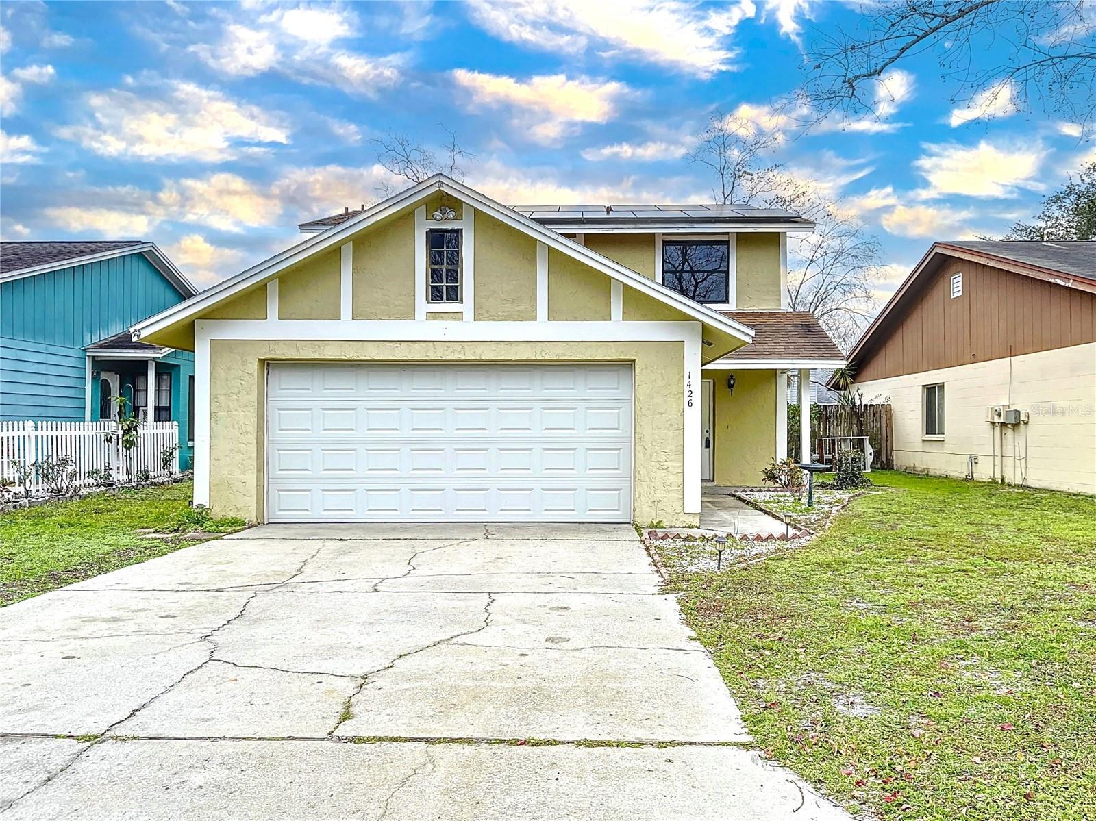 1426 Persimmon Way Property Photo 1