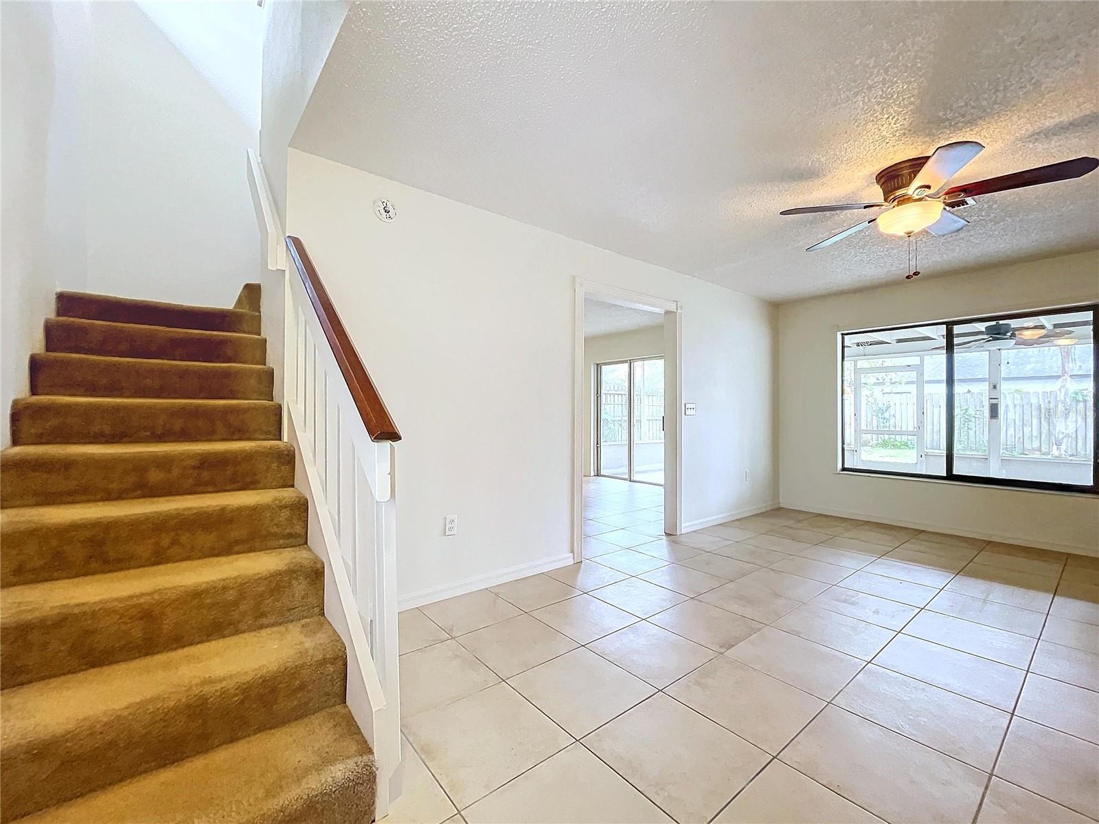 1426 Persimmon Way Property Photo 6