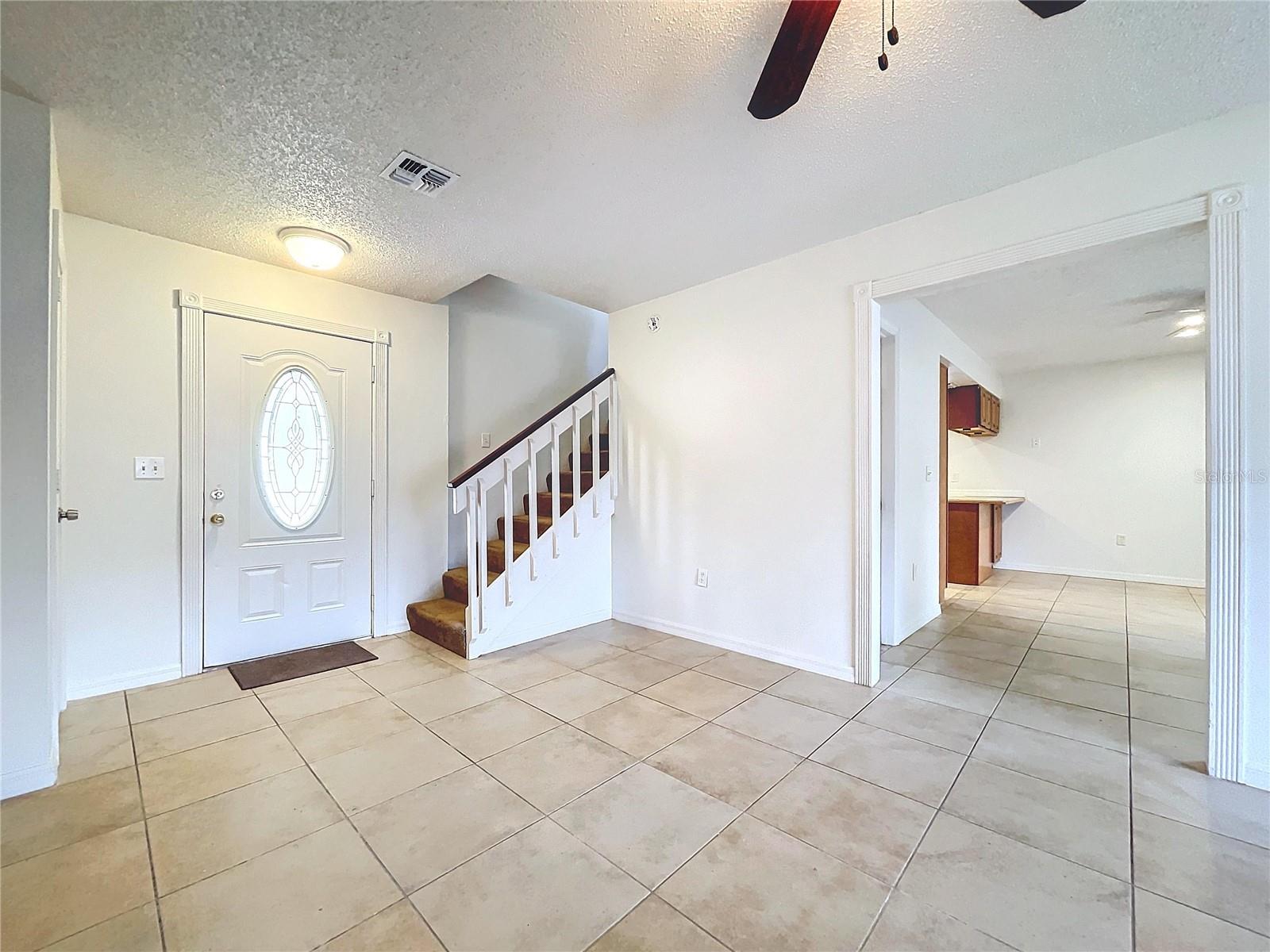 1426 Persimmon Way Property Photo 8