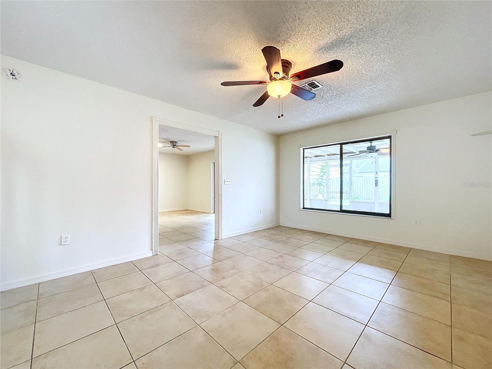 1426 Persimmon Way Property Photo 9