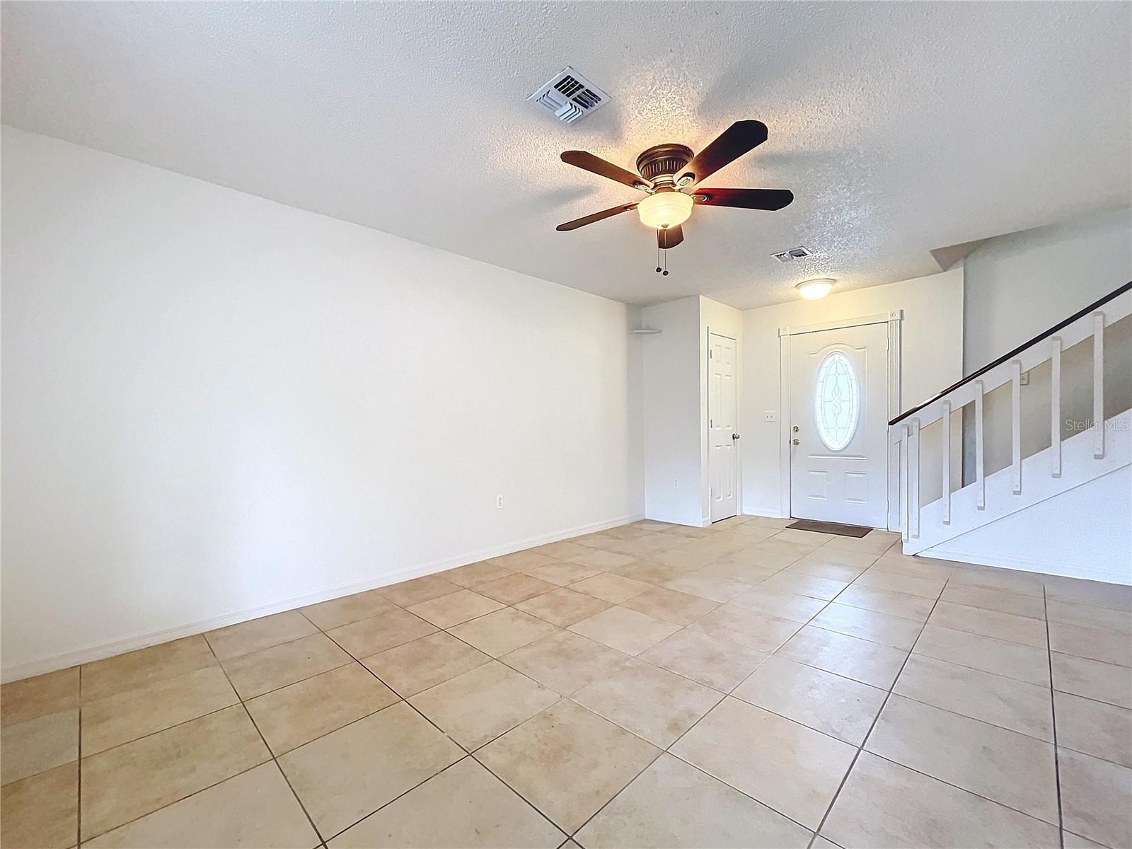 1426 Persimmon Way Property Photo 10