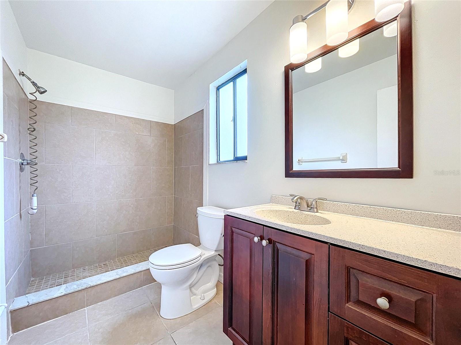1426 Persimmon Way Property Photo 17