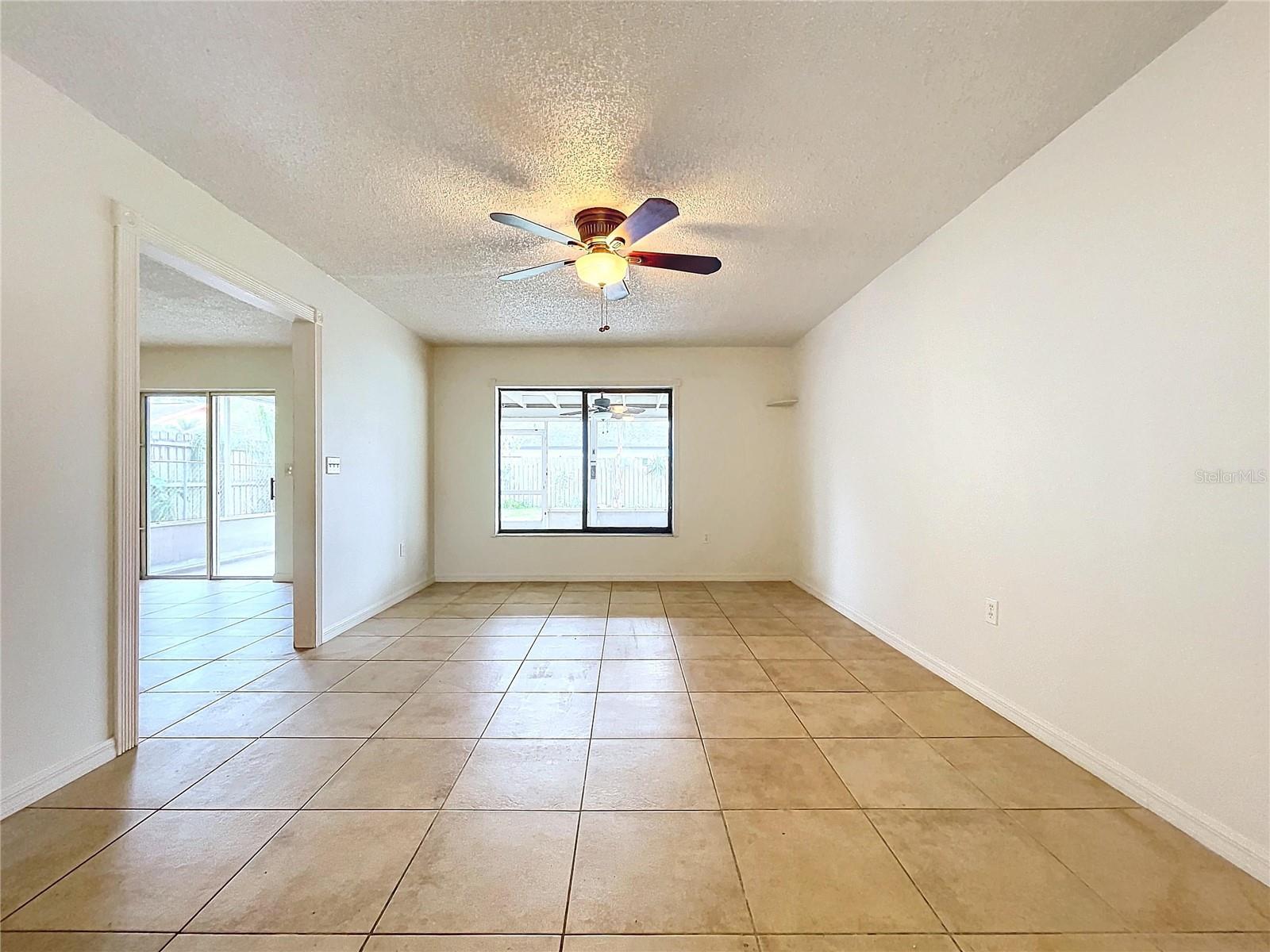 1426 Persimmon Way Property Photo 30