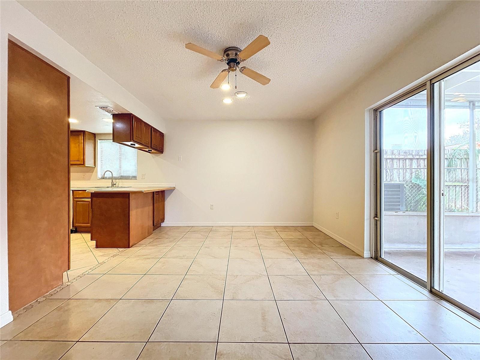 1426 Persimmon Way Property Photo 35