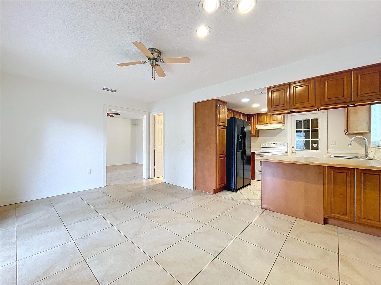 1426 Persimmon Way Property Photo 36