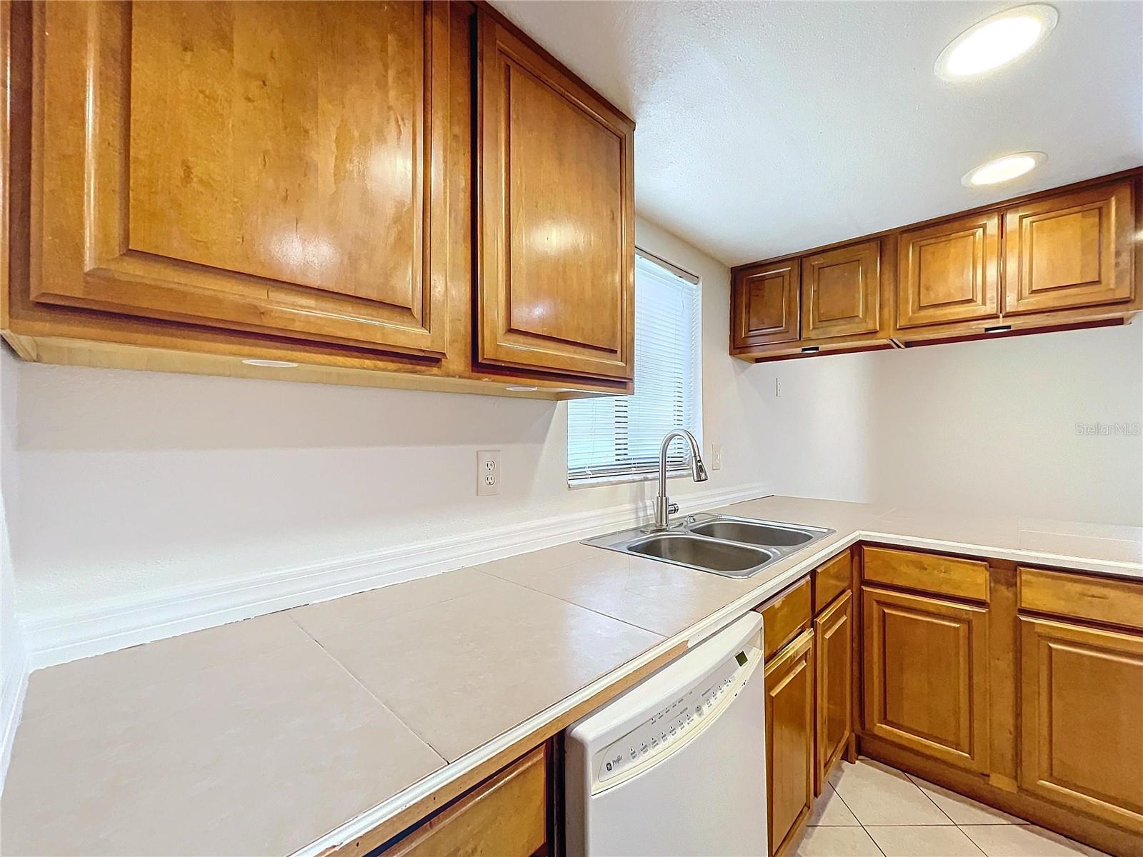 1426 Persimmon Way Property Photo 43