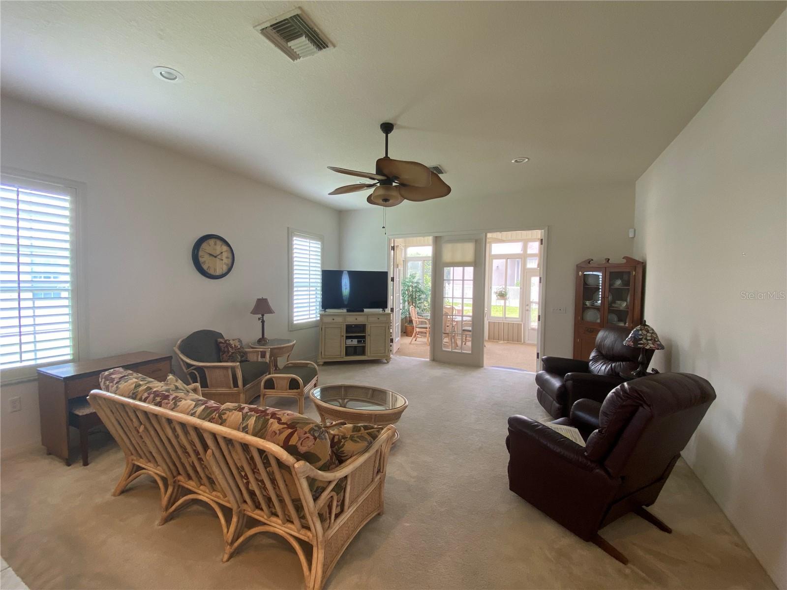 323 Travelers Dr Property Photo 10