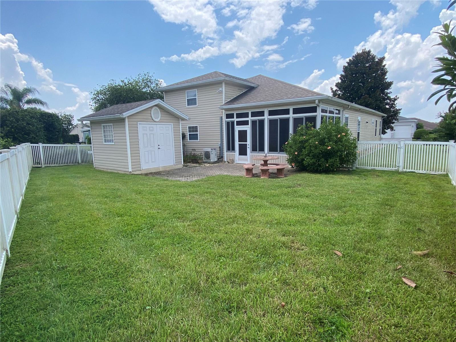 323 Travelers Dr Property Photo 16