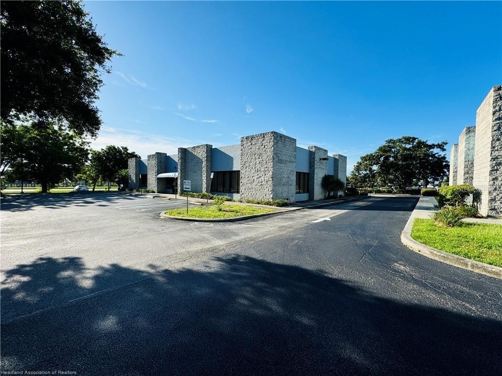 346 E Royal Palm St Property Photo 3