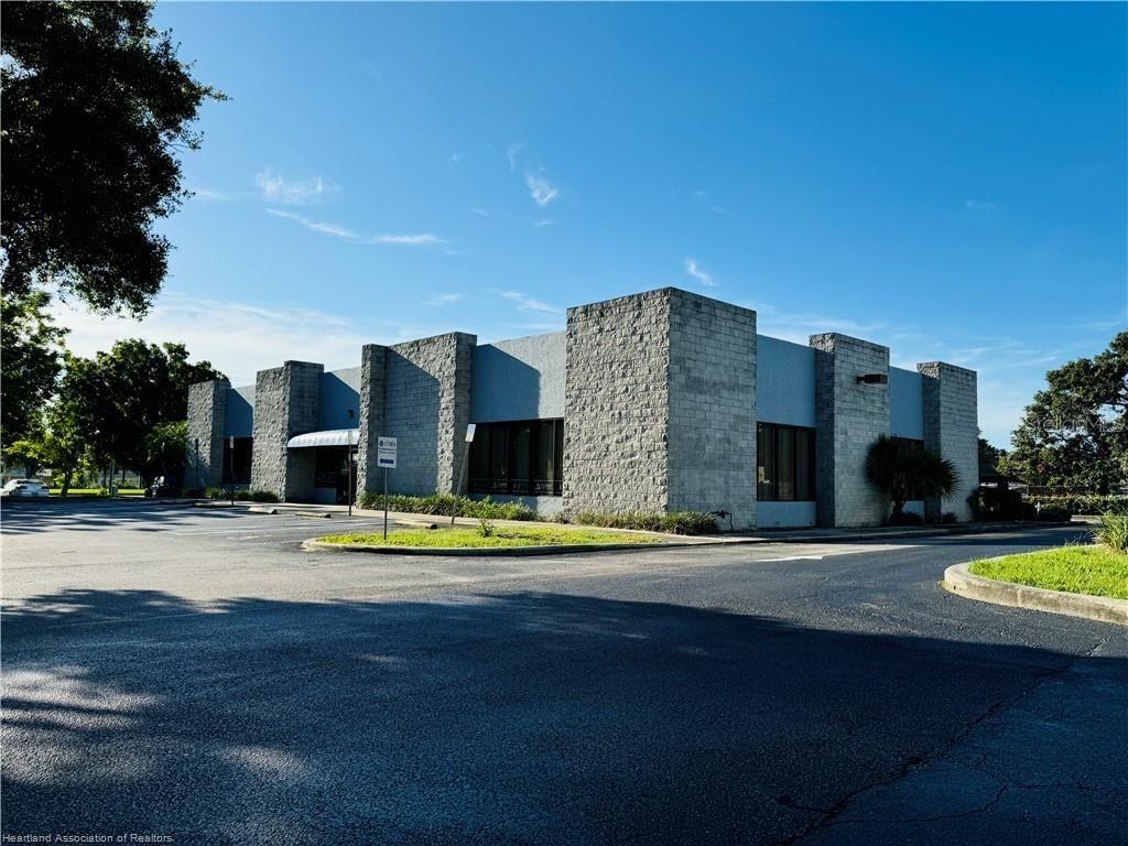 346 E Royal Palm St Property Photo 23