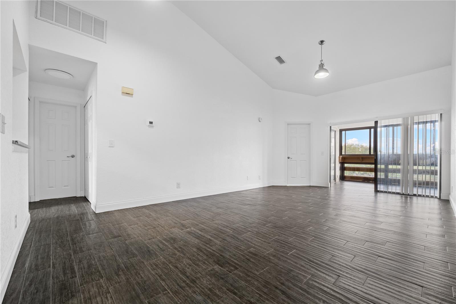 1710 Garden Lake Dr #1710 Property Photo 8