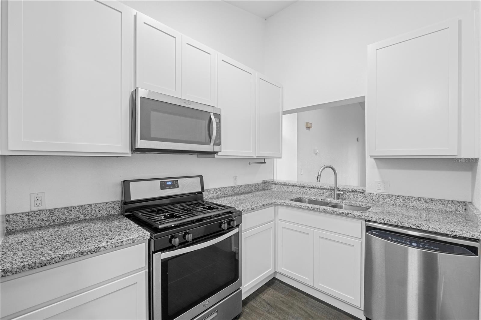 1710 Garden Lake Dr #1710 Property Photo 15