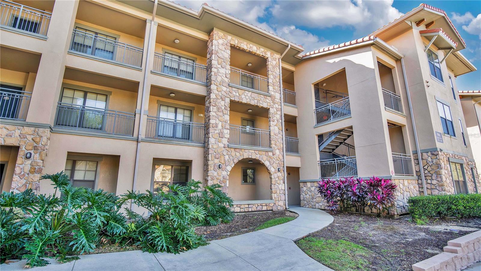 904 Charo Pkwy #517 Property Photo 1