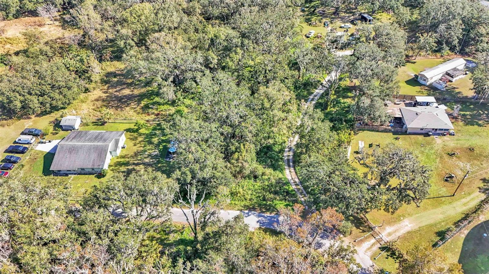 Arnaz Dr Property Photo 3