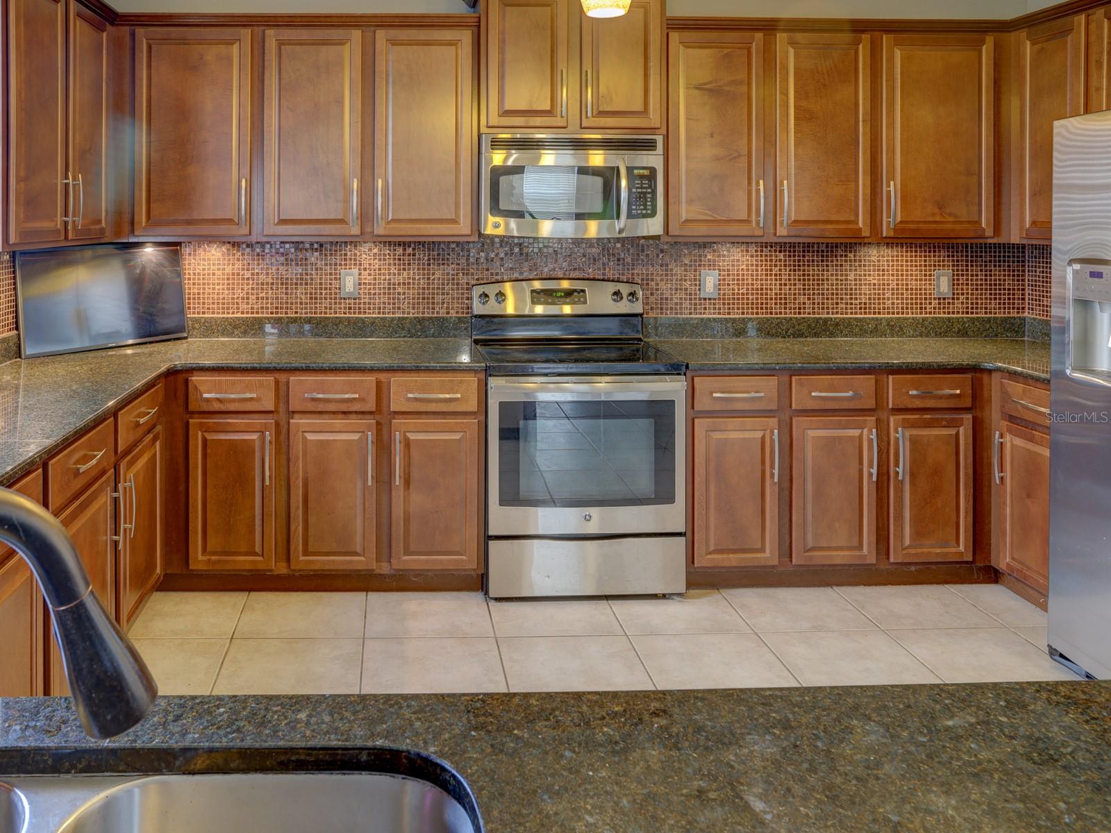 1918 Wind Meadows Dr Property Photo 20