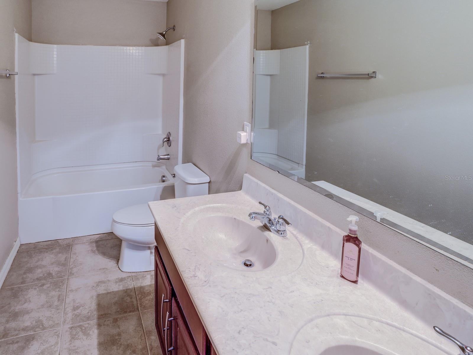 1918 Wind Meadows Dr Property Photo 31