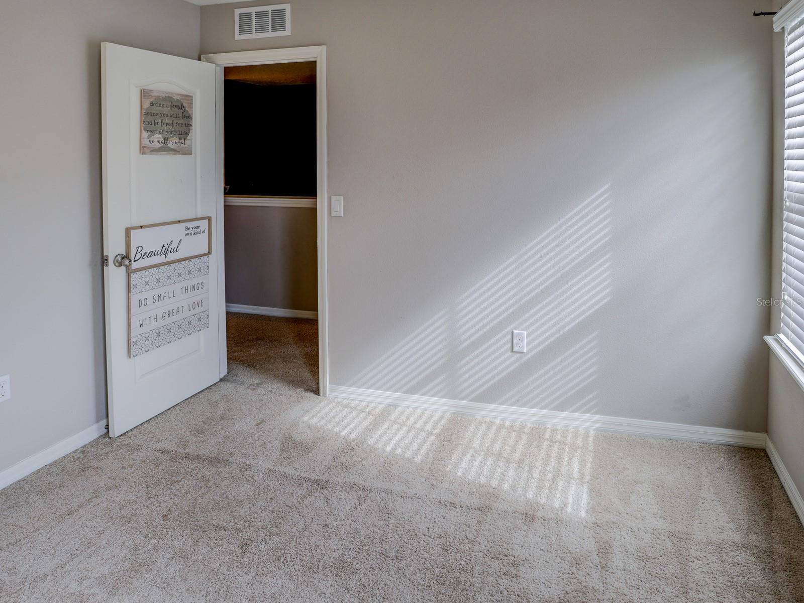 1918 Wind Meadows Dr Property Photo 33