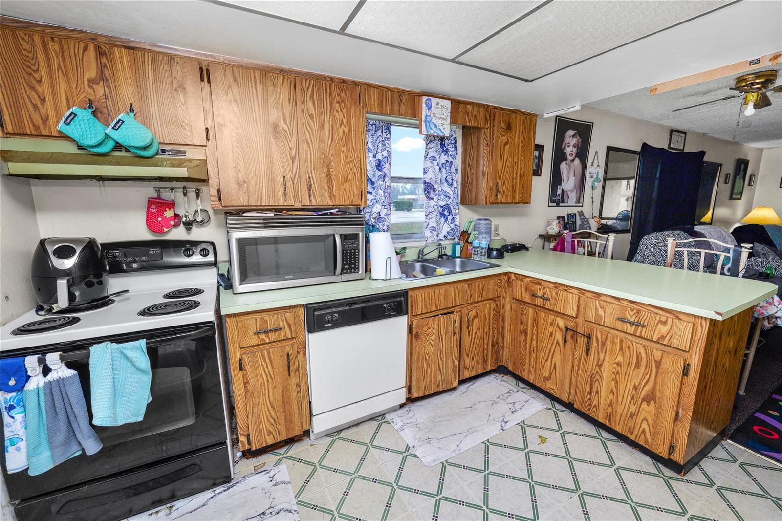 5850-5852 N Daughtery Rd #5850-5852 Property Photo 4