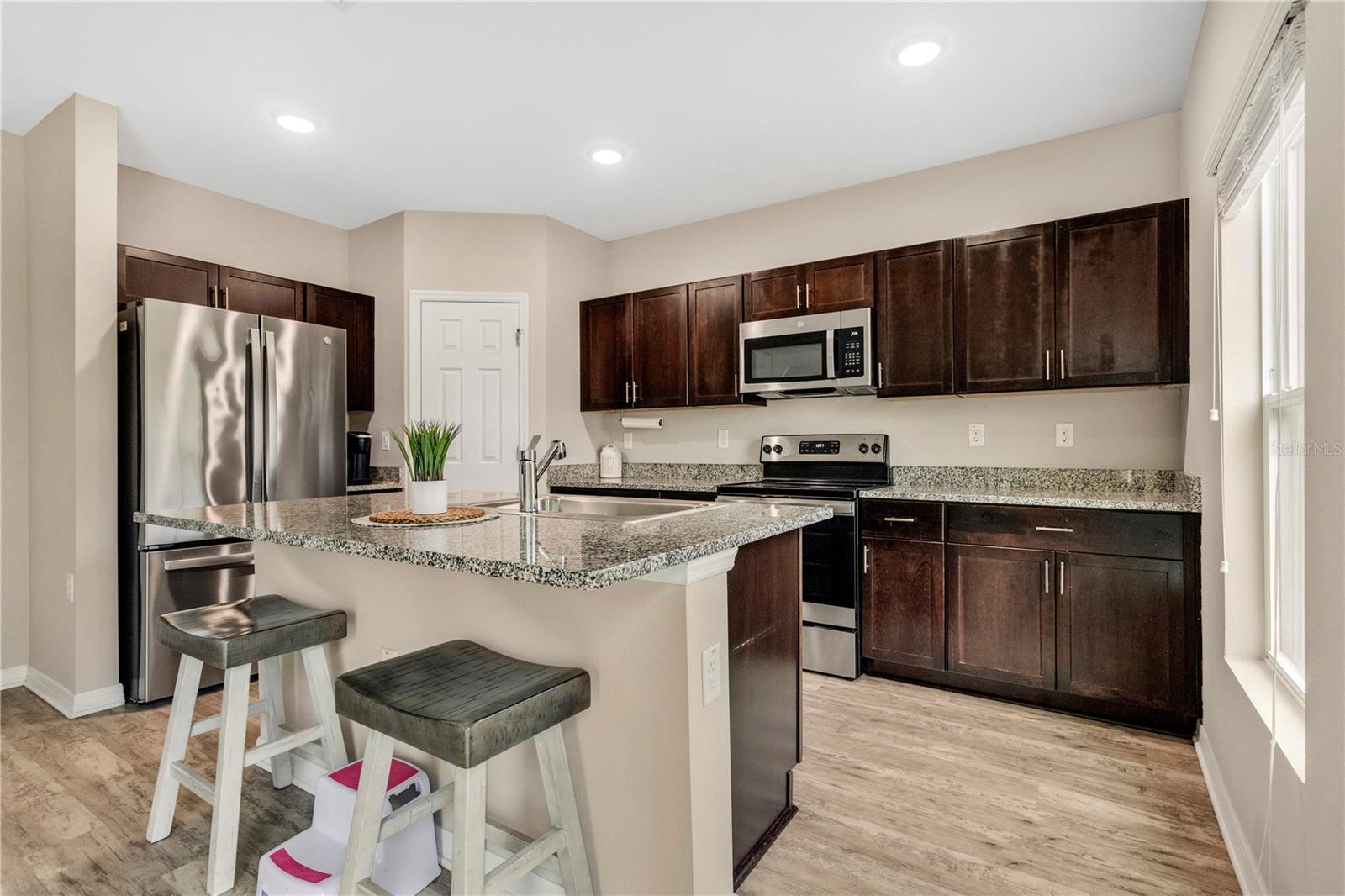 5460 Siltstone St Property Photo 10