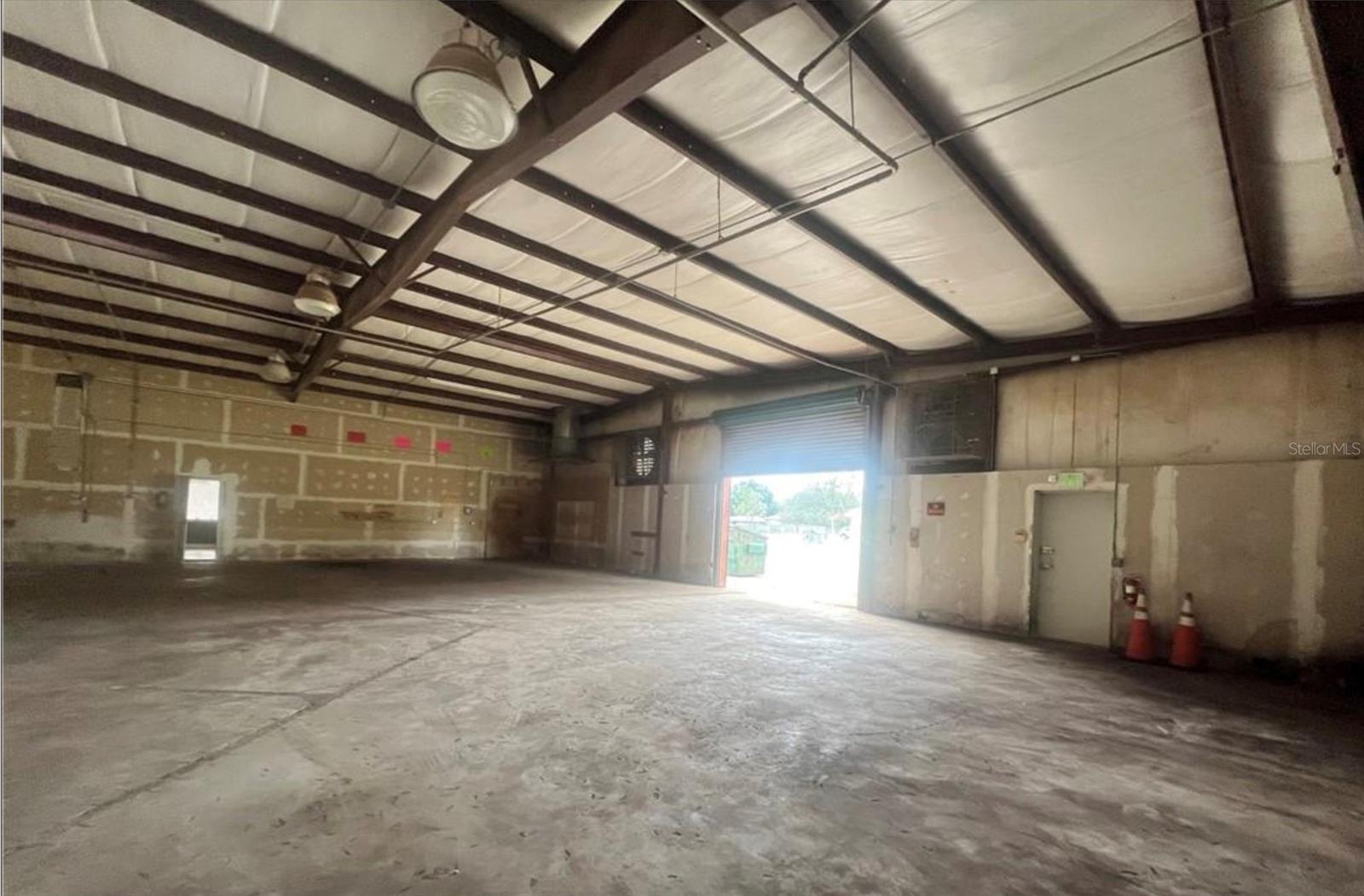 1501 N Lake Ave Property Photo 4