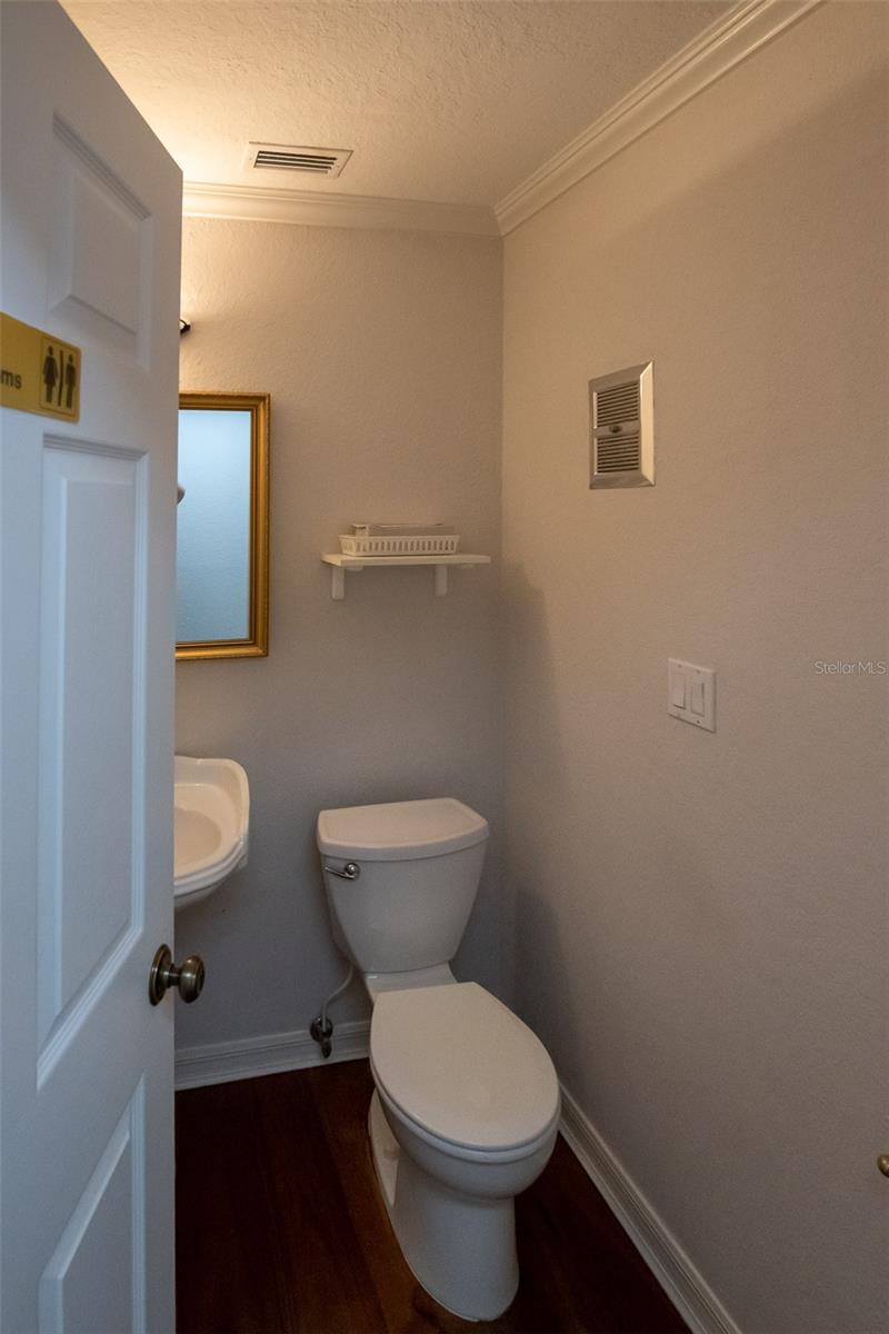 4202 S Florida Ave Property Photo 14