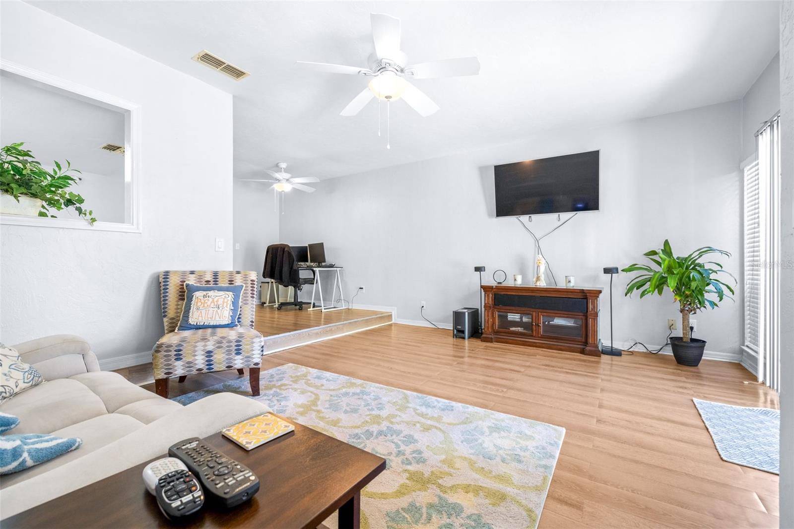 1561 Lakeview Dr #945 Property Photo 17