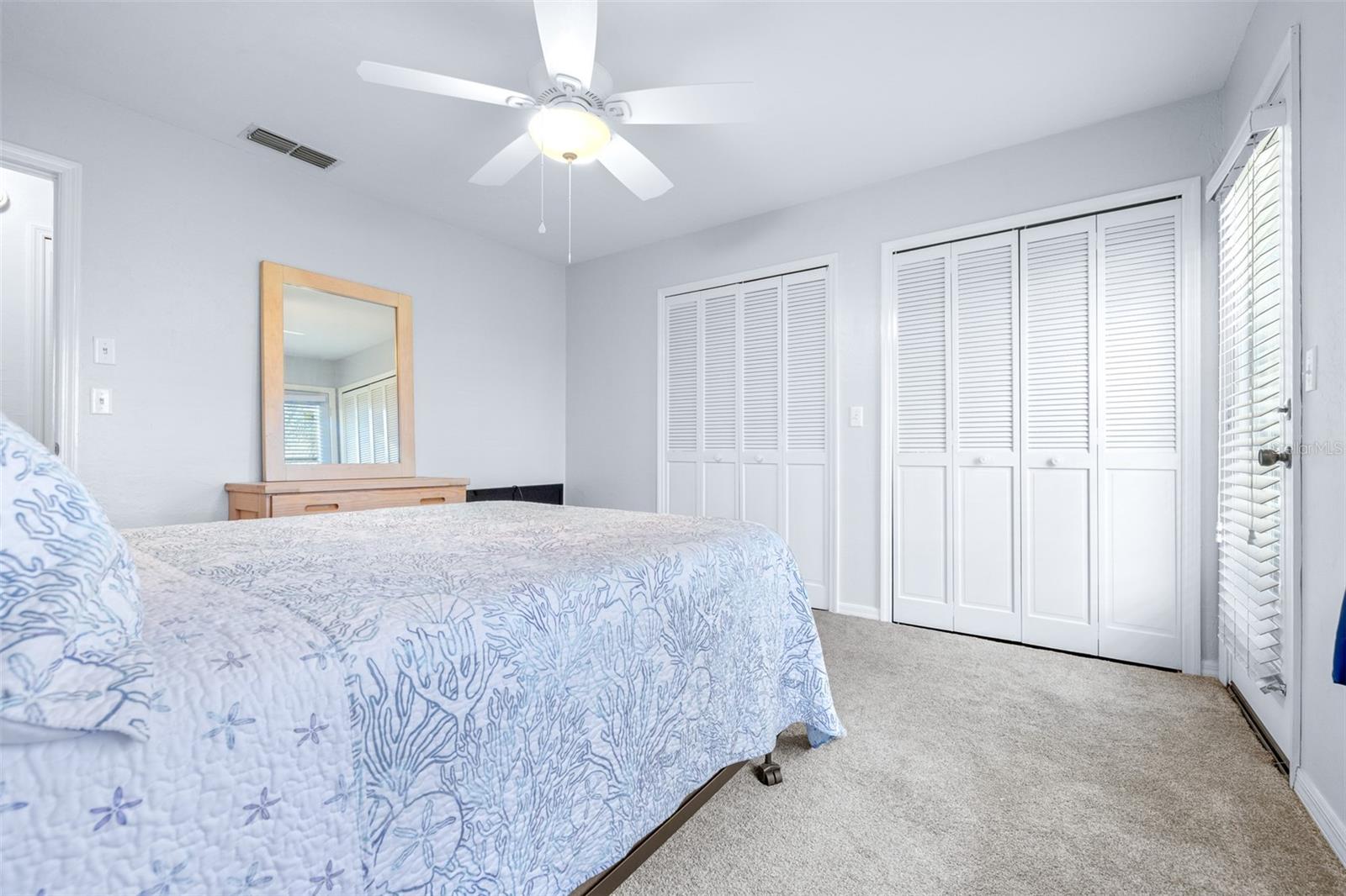1561 Lakeview Dr #945 Property Photo 34