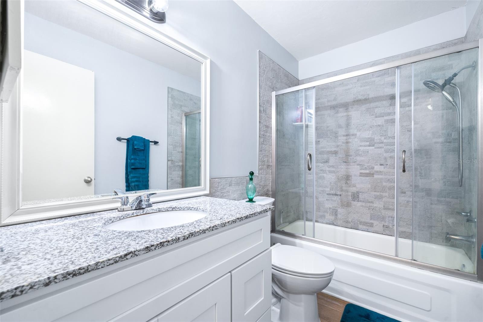 1561 Lakeview Dr #945 Property Photo 36