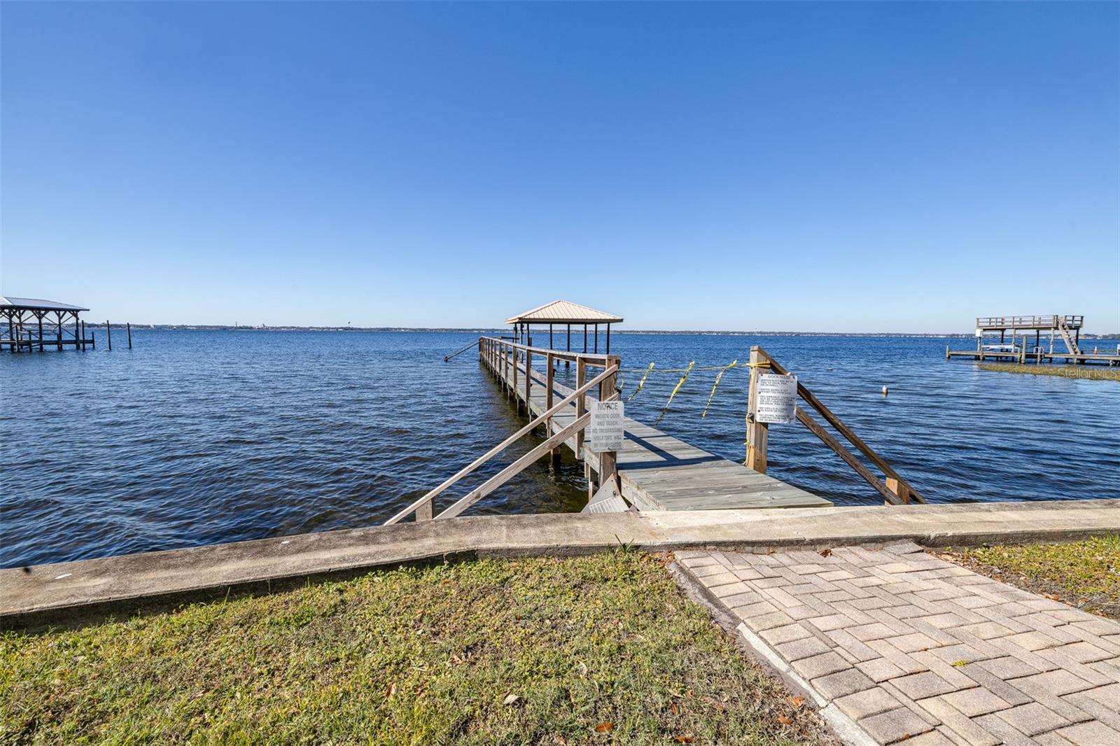 1561 Lakeview Dr #945 Property Photo 49