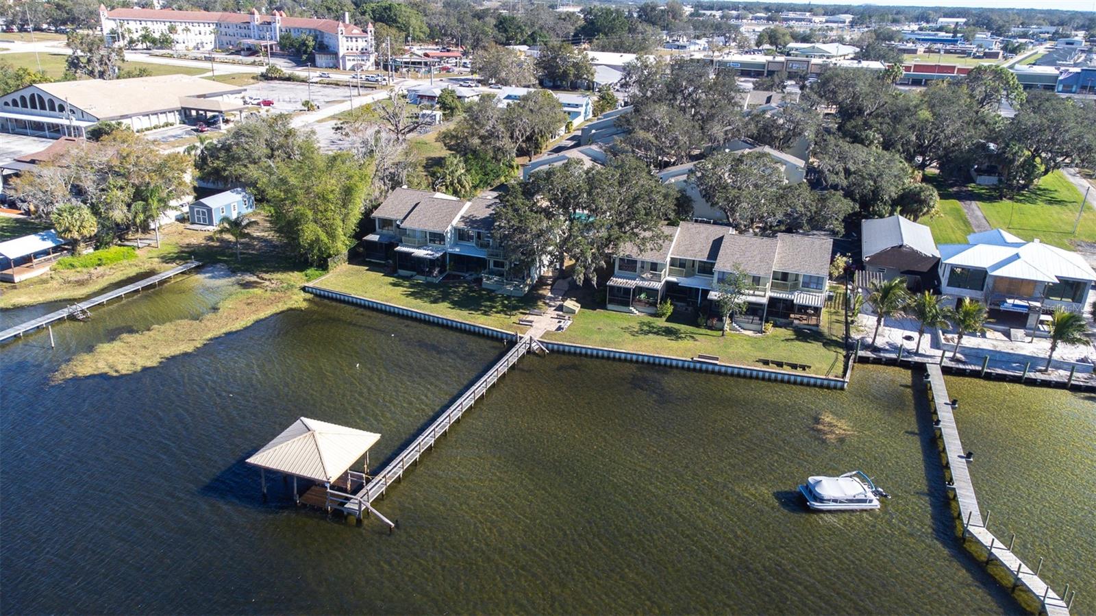 1561 Lakeview Dr #945 Property Photo 57