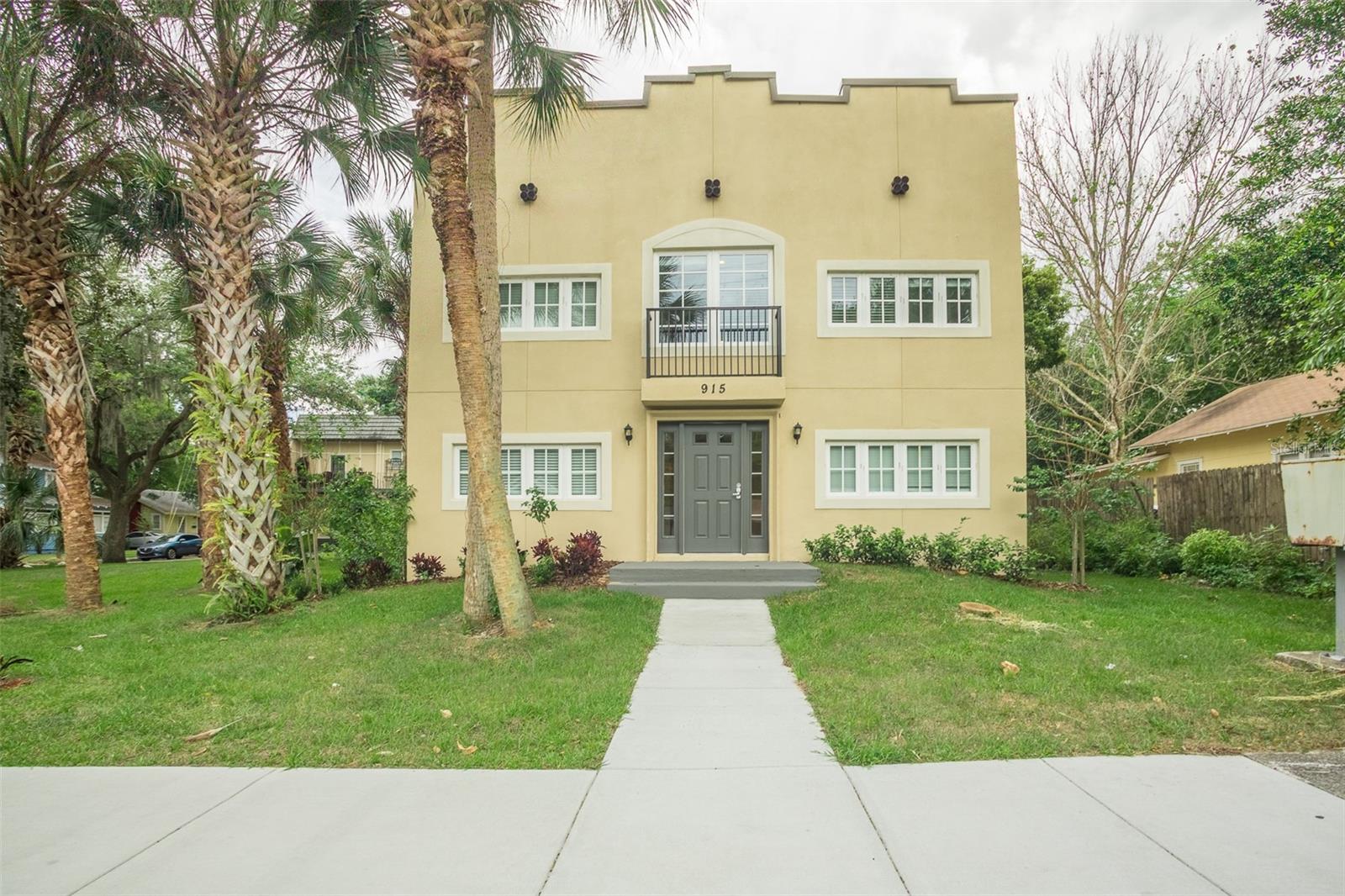 915 E Palmetto St Property Photo 1
