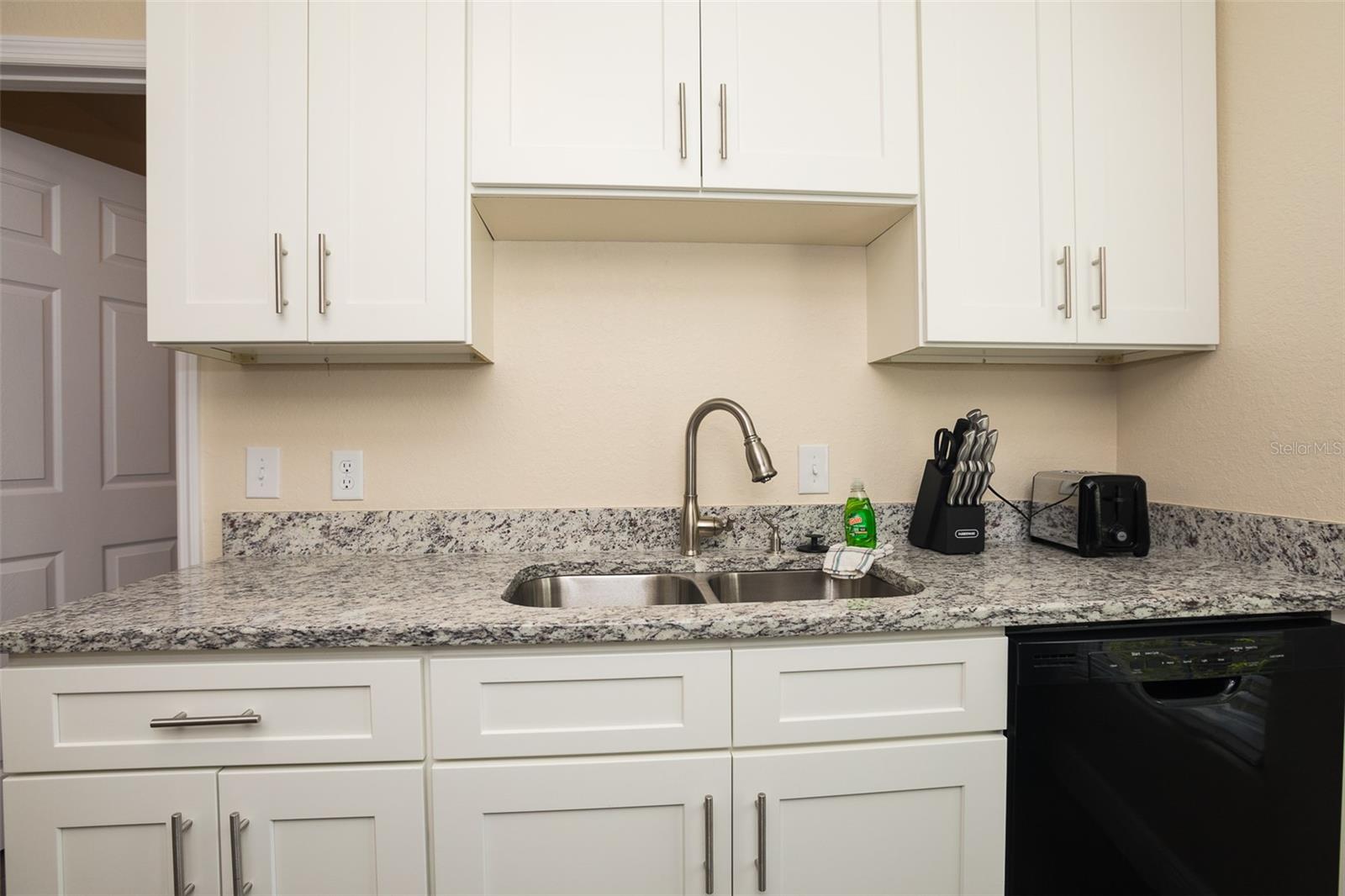 915 E Palmetto St Property Photo 60