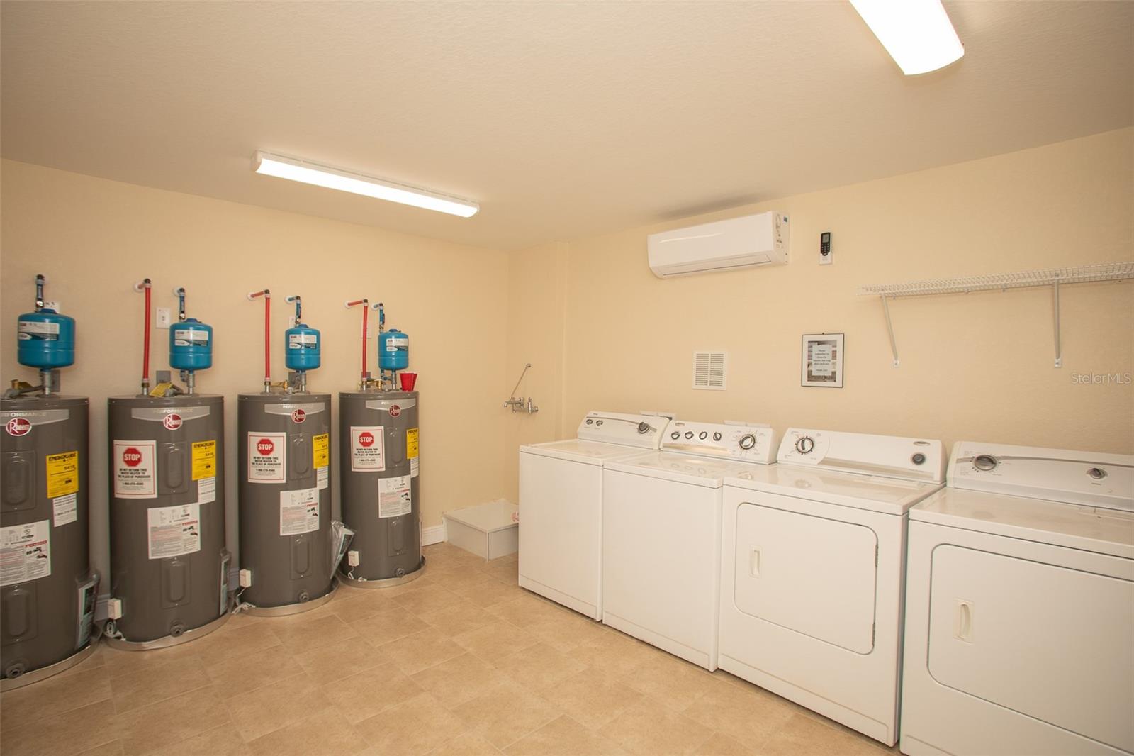 915 E Palmetto St Property Photo 65