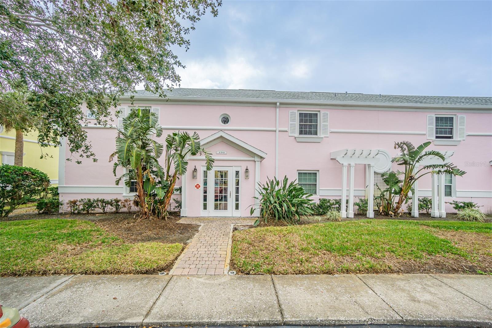 190 Pompano Dr Se #a Property Photo 1