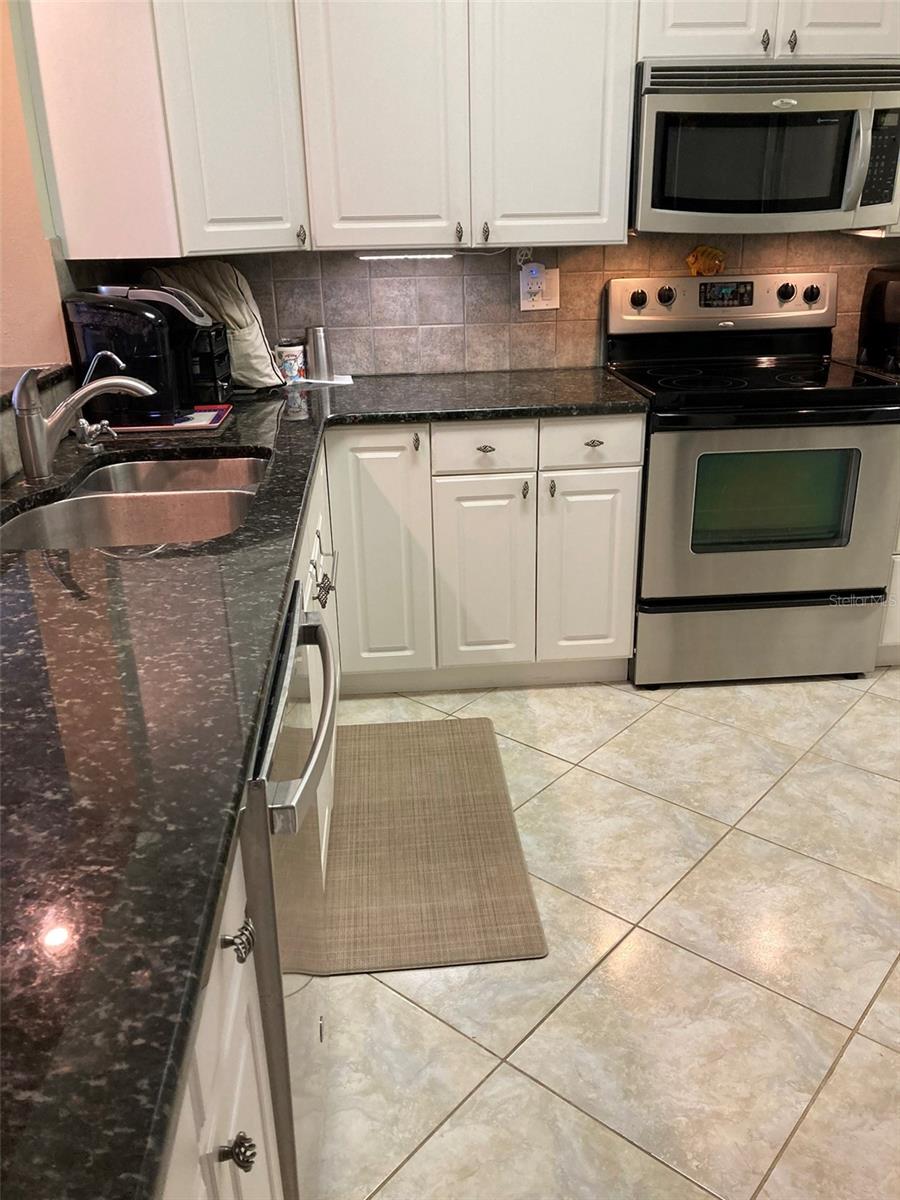 14900 Gulf Blvd #113 Property Photo 16