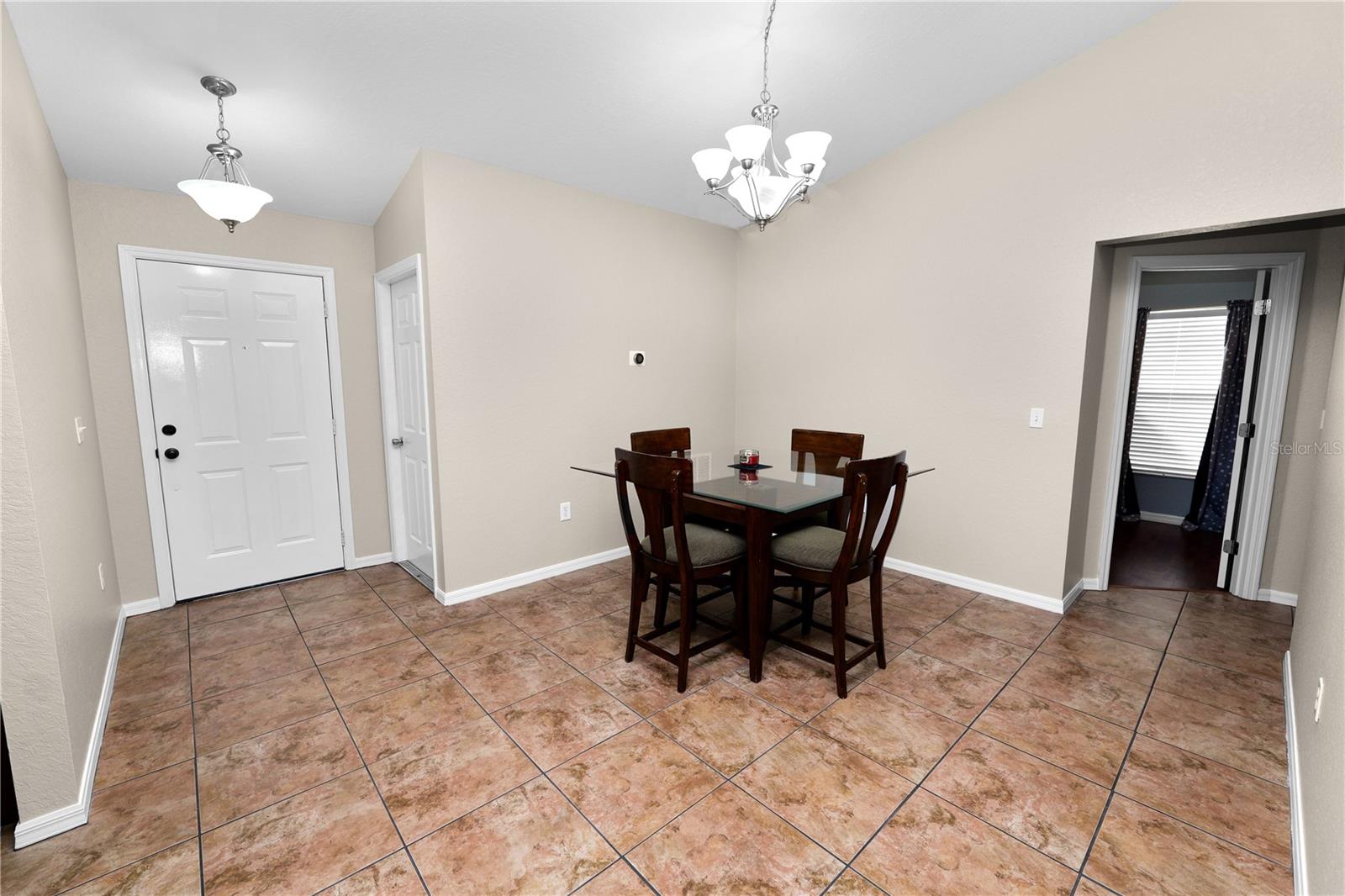 2160 Country Manor St Property Photo 5