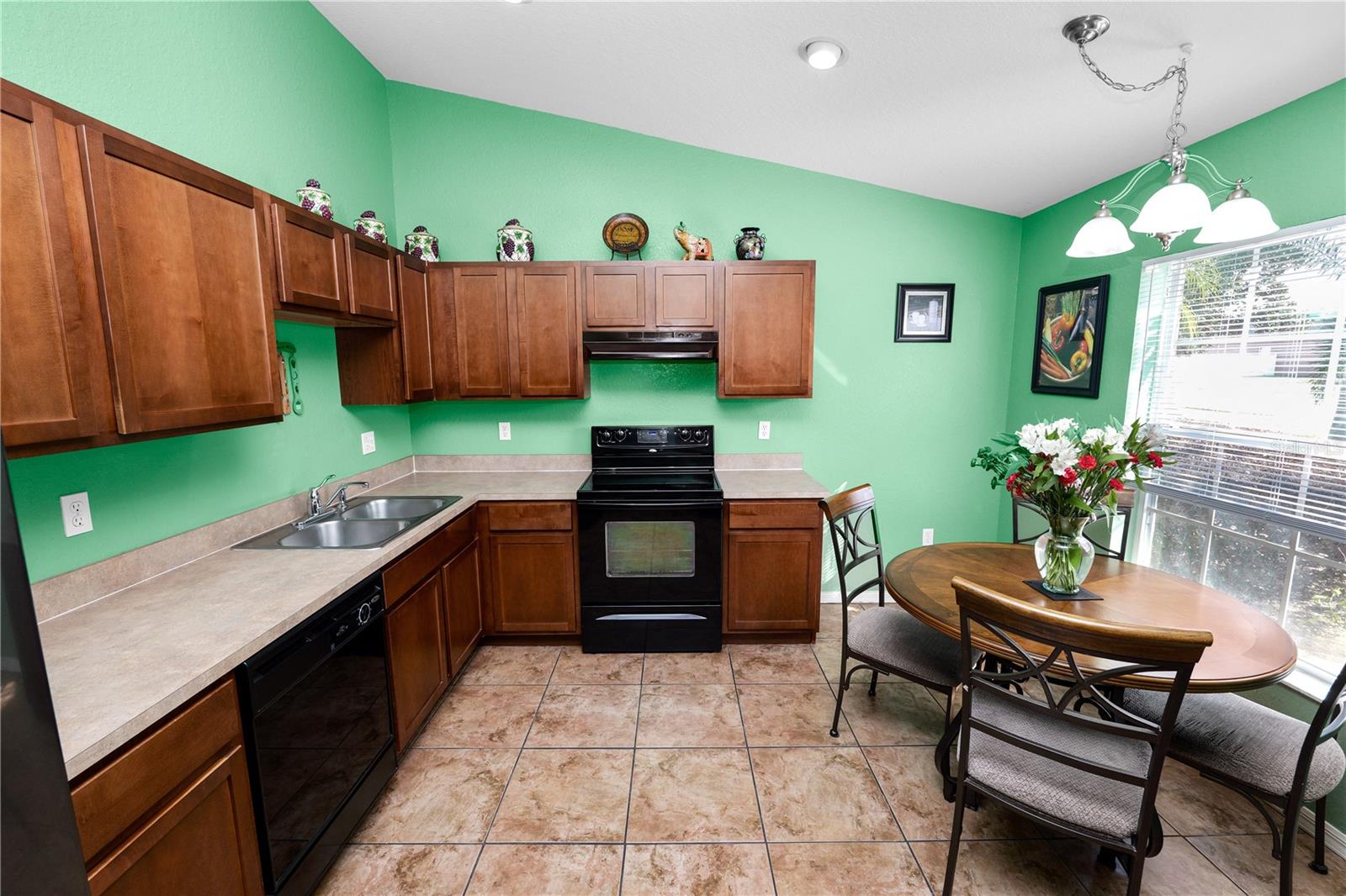 2160 Country Manor St Property Photo 6