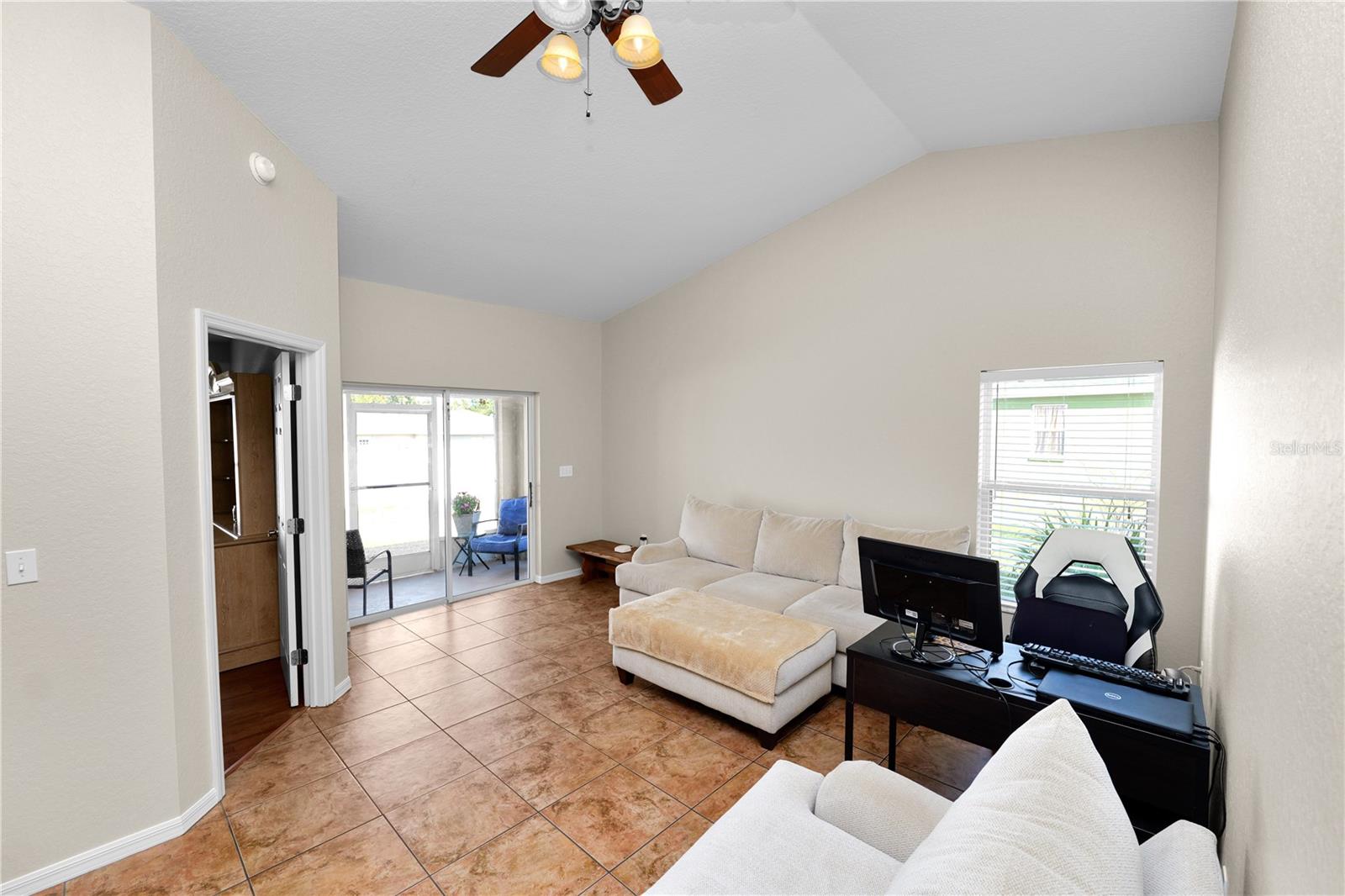 2160 Country Manor St Property Photo 10