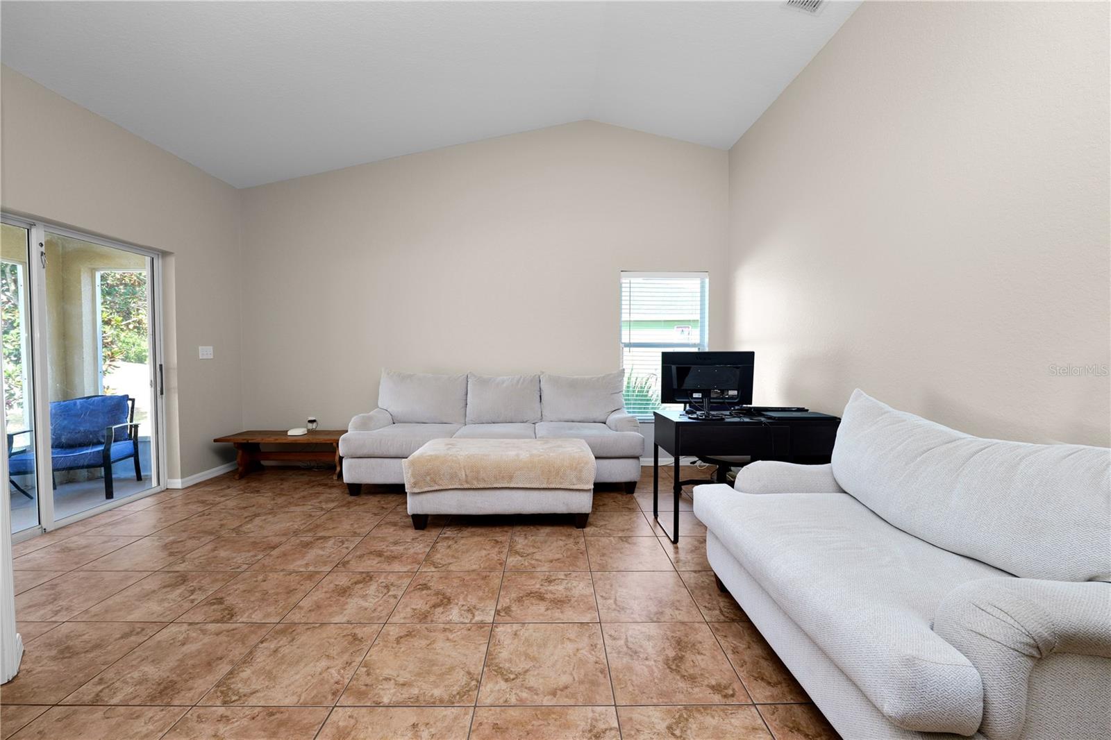 2160 Country Manor St Property Photo 12
