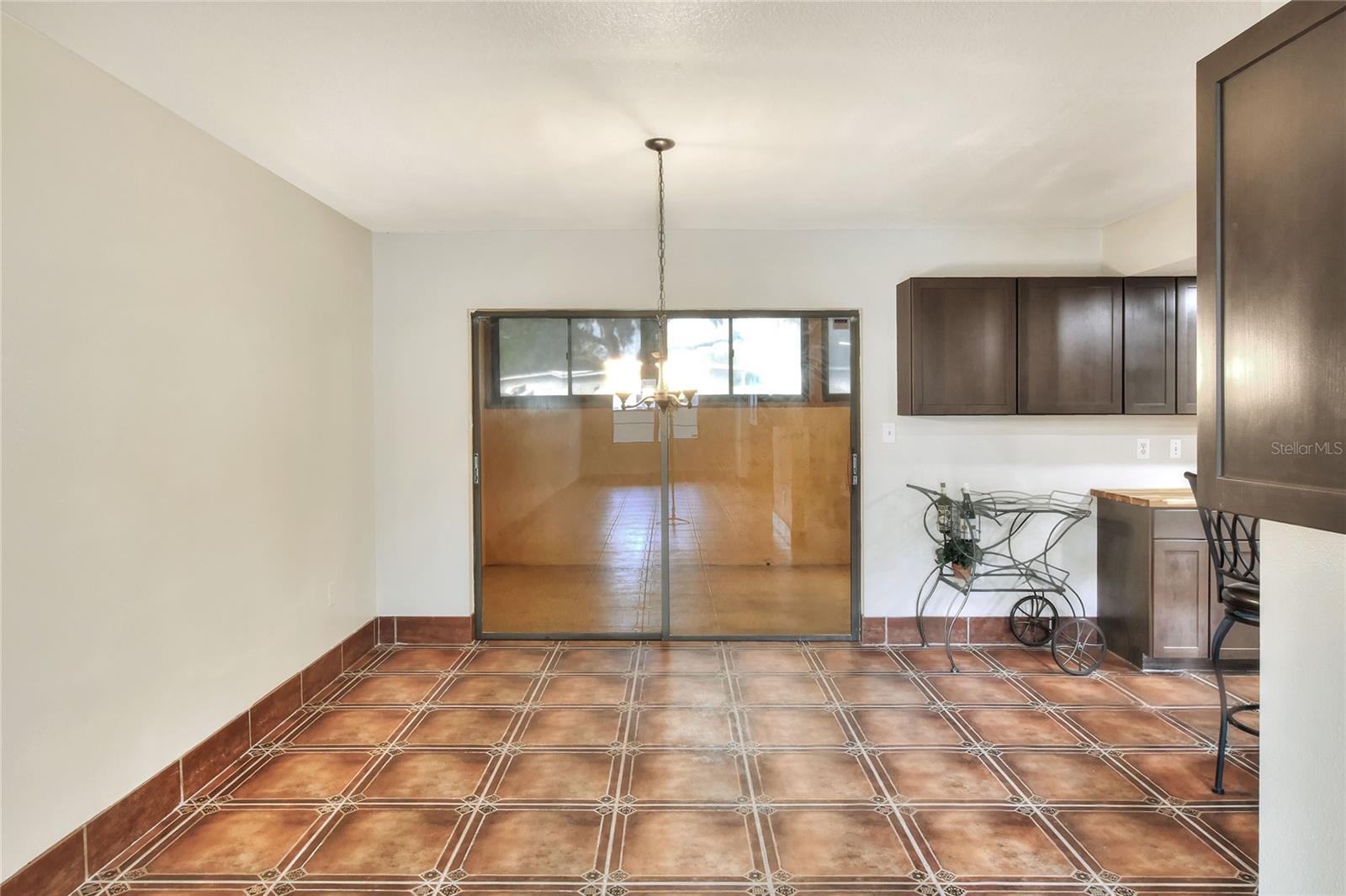 1880 N Crystal Lake Dr #4 Property Photo 10