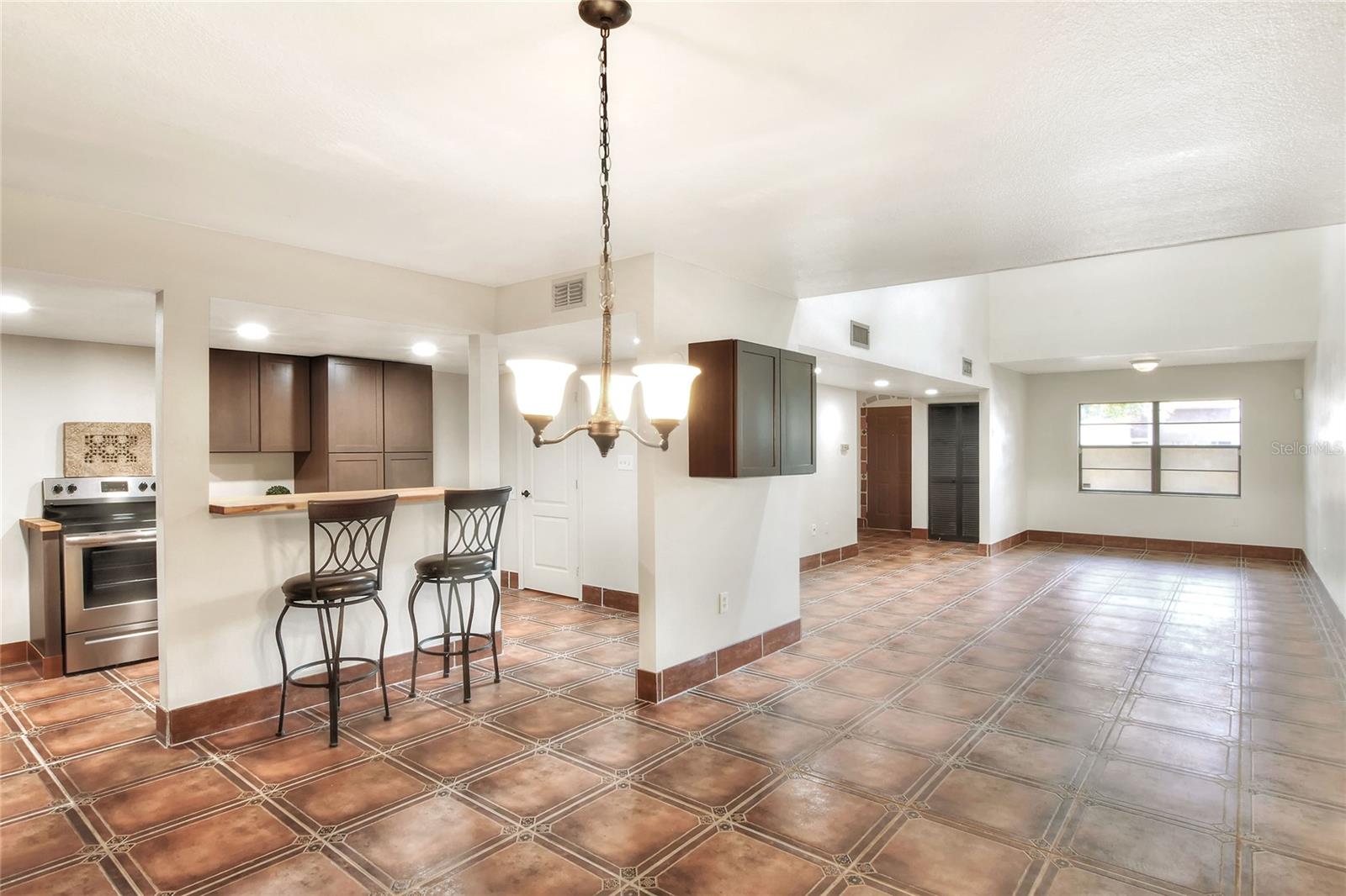 1880 N Crystal Lake Dr #4 Property Photo 15