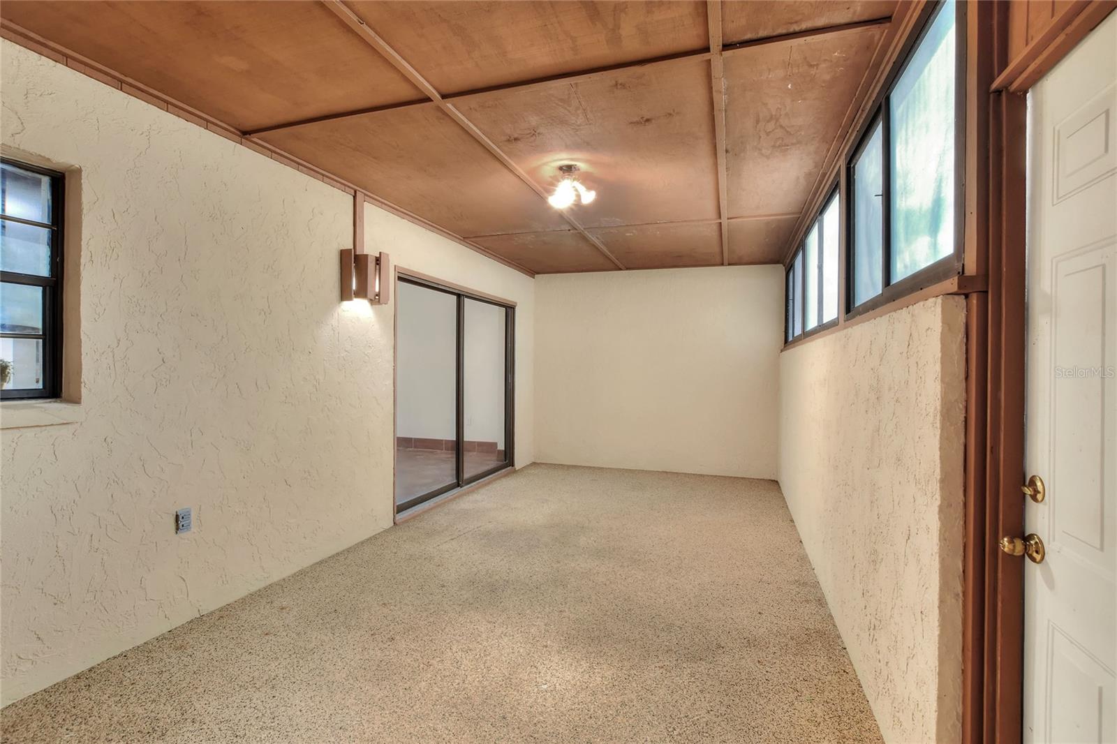 1880 N Crystal Lake Dr #4 Property Photo 23